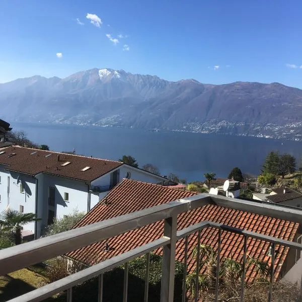 Appartamento vista lago，位于San Nazzaro的酒店