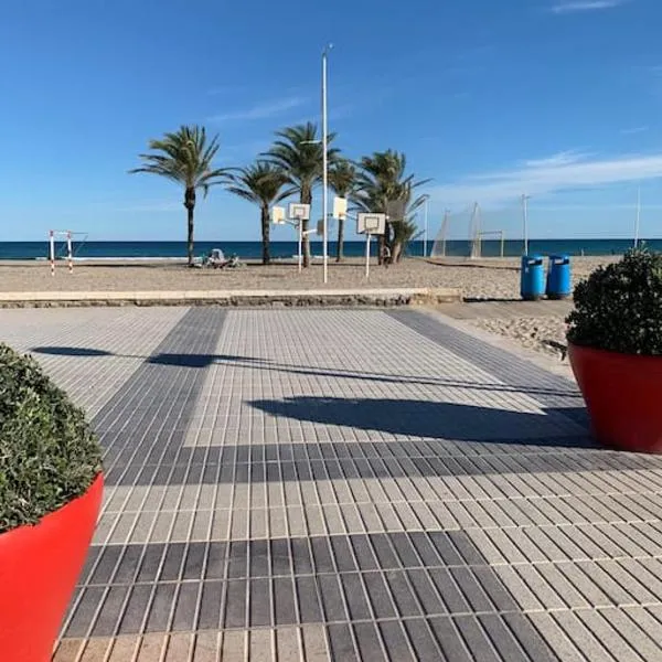Apartamento Alicante San Juan playa 1ª línea，位于Benimagrell的酒店