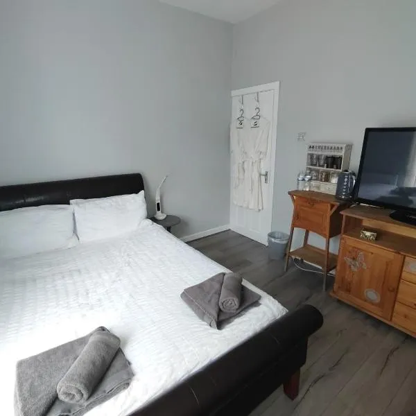 Double Room close to EFC LFC Liverpool City Centre，位于利物浦的酒店