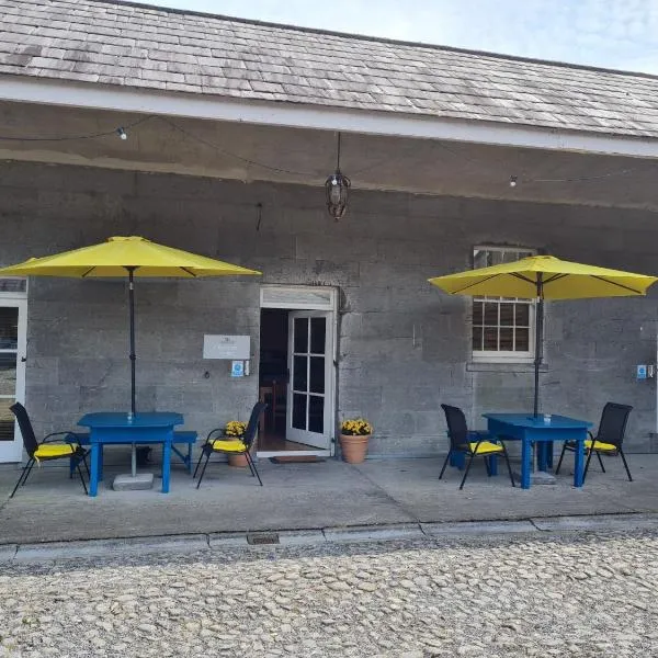 Loughcrew Courtyard House，位于Oldcastle的酒店