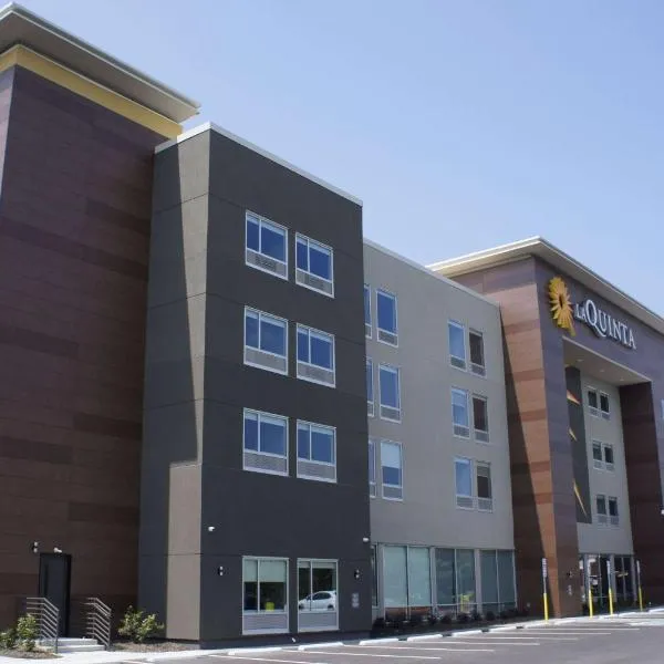 La Quinta Inn & Suites by Wyndham Manchester - Arnold AFB，位于曼彻斯特的酒店