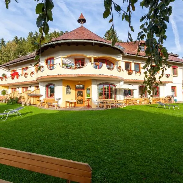 凯旋门生态乡村酒店，位于Eberstein的酒店