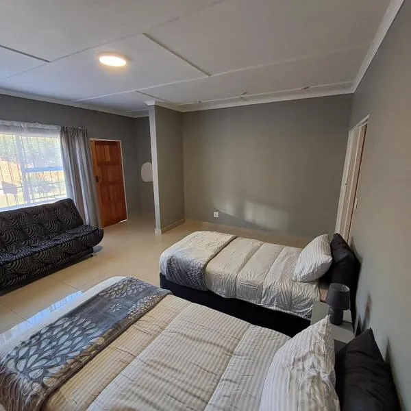 Rocky Hills Guesthouse，位于彼得勒蒂夫的酒店