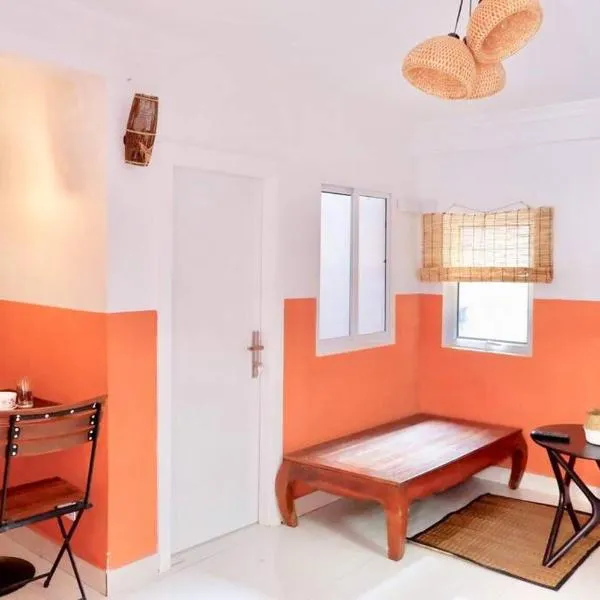 Tiny yet Beautiful apartment in the heart of Phnom Penh, Near central market，位于金边的酒店