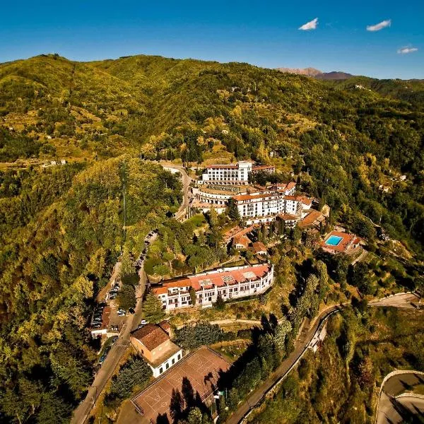托斯卡纳西科万丽度假酒店及水疗中心，位于Ghivizzano的酒店