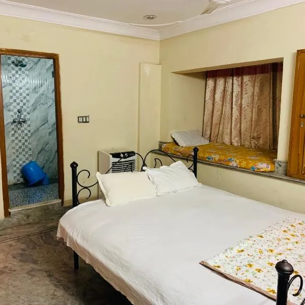 Pushpanand Guest House，位于乌代浦的酒店
