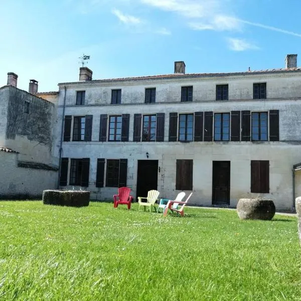 Maison charentaise，位于蓬的酒店
