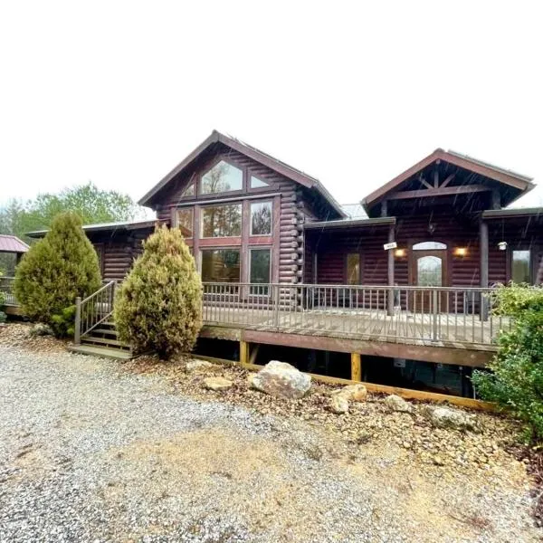 Grand View Home with 360 Degree Mountain View，位于Tellico Plains的酒店