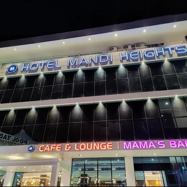 Hotel Mandi Heights - A unit of Neelkanth Hospitality，位于马恩迪的酒店