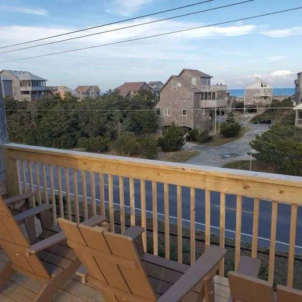 The Lost Loggerhead- OBX Ocean view Beach House，位于埃文的酒店