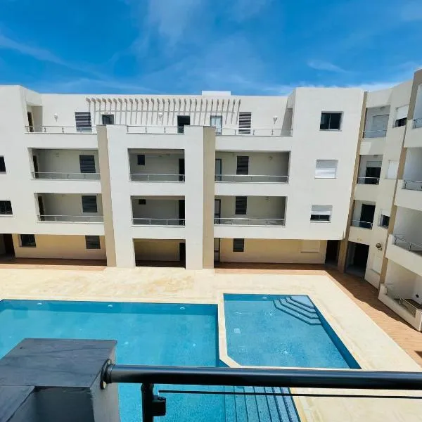 Luxus-Apartment mit Poolblick，位于Qaşr Sulaymān的酒店