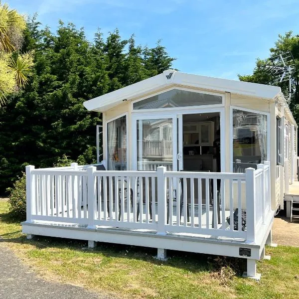 3 Bedroom Caravan LG34, Lower Hyde, Shanklin，位于尚克林的酒店