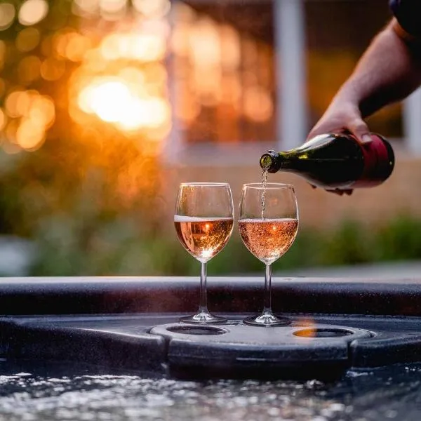 Chalet Memphrémagog Ski Spa, Étang，位于Mansonville的酒店