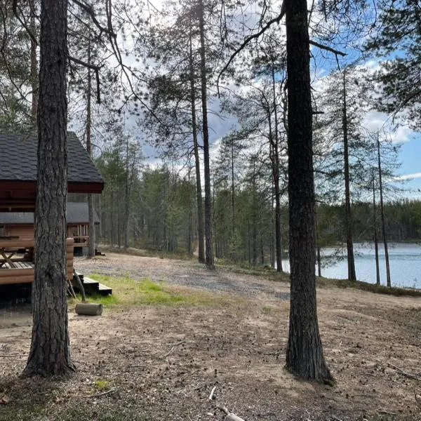 Kolmiloukon leirintäalue，位于Jokijärvi的酒店