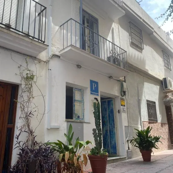 Hostal The Monkey Room，位于马贝拉的酒店