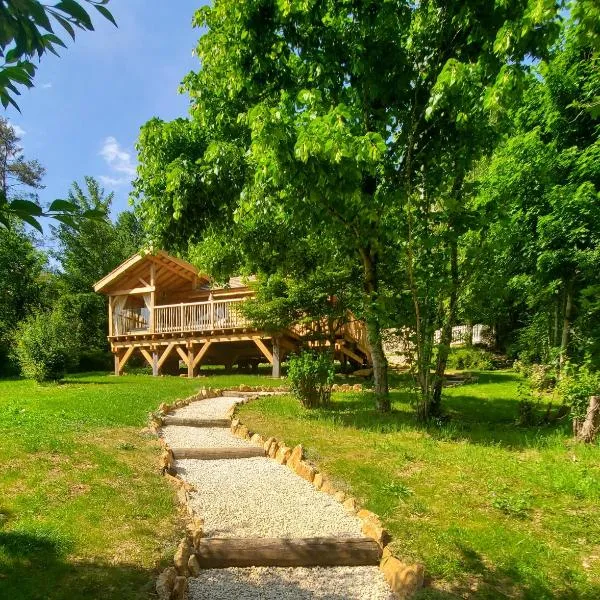 La Cabane du Domaine des Ecus d'Or，位于乌克河畔拉比西埃的酒店