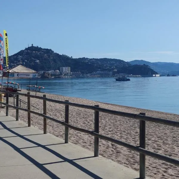 Casa junto al mar，位于布拉内斯的酒店