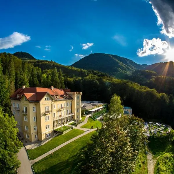Rimske Terme Resort - Hotel Sofijin dvor，位于Konjšica的酒店