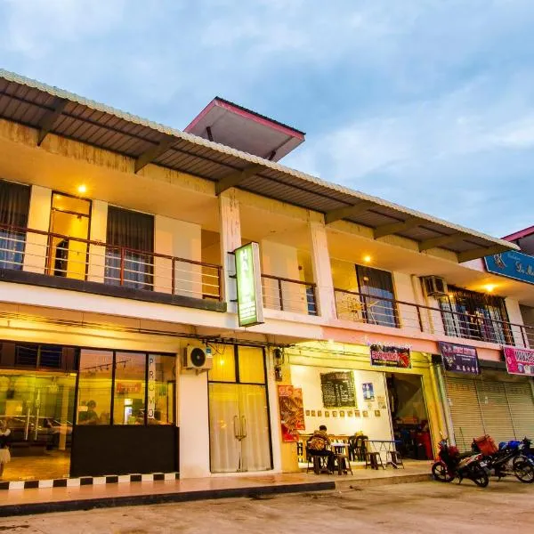 Halo Hotel，位于Kampong Kuala Bebang的酒店
