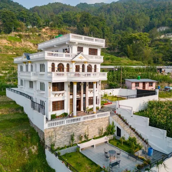 The White House Villa 8 bedroom with Swimming Pool，位于Batār Bāzār的酒店