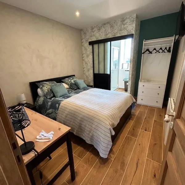 CHÂTEAU DE FRANQUETOT & D Day Collins Museum，位于圣梅尔埃格利斯的酒店