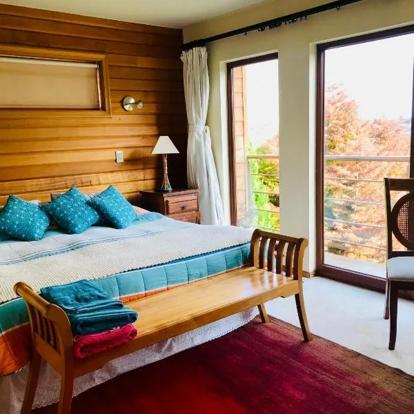 Suite abierta todo el año con vistas al campo, lago y ciudad，位于巴拉斯港的酒店