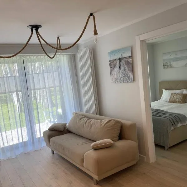 Three By The Sea apartments at Albatross Home，位于Ķesterciems的酒店