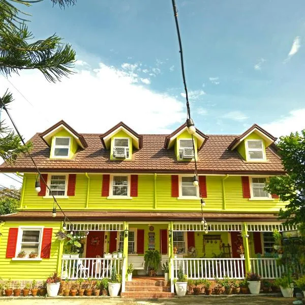 Madie's Place Bed & Breakfast in Santa Rosa, Laguna near Enchanted Kingdom，位于锡朗的酒店