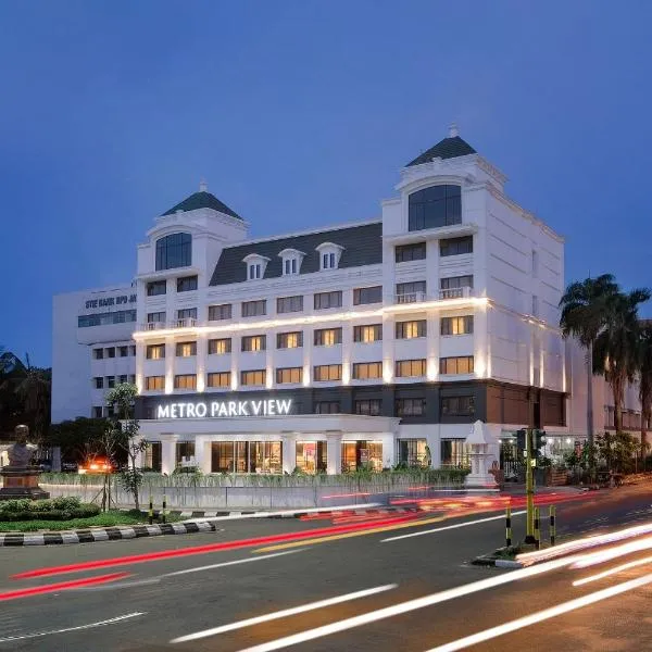 Metro Park View Hotel Kota Lama Semarang，位于三宝垄的酒店