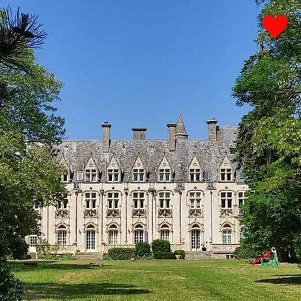 Charmant STUDIO au Calme Tout Confort Dans Château Néo Gothique proche ZENITH COMET ORLEANS Parking Voiture Gratuit WIFI Haut Débit Rue des Montées，位于奥尔良的酒店