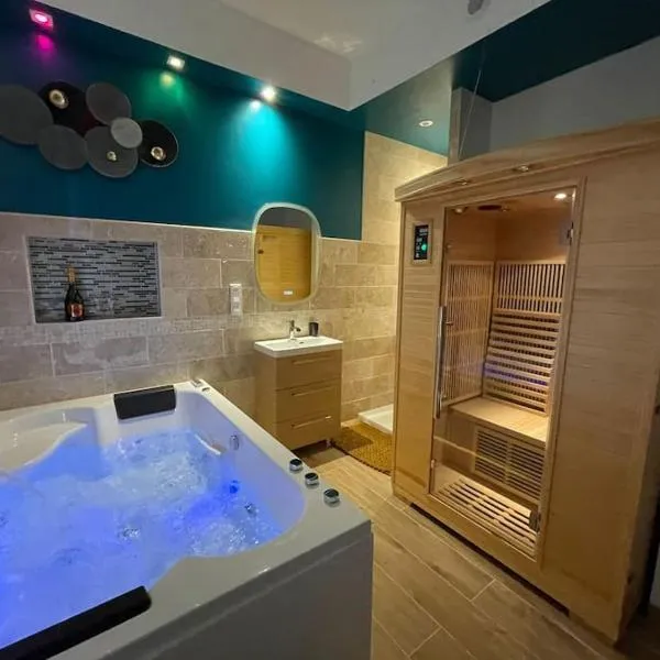 Suite d'amour et détente jacuzzi, sauna et massage，位于Chartrettes的酒店