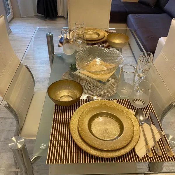 Iva Luxury Apartament，位于鲁塞的酒店