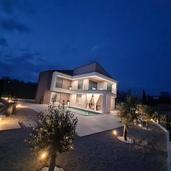Villa La Vie，位于Garica的酒店