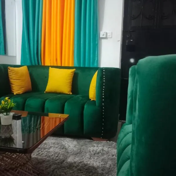 Royal Studio Apartment，位于蒙巴萨的酒店