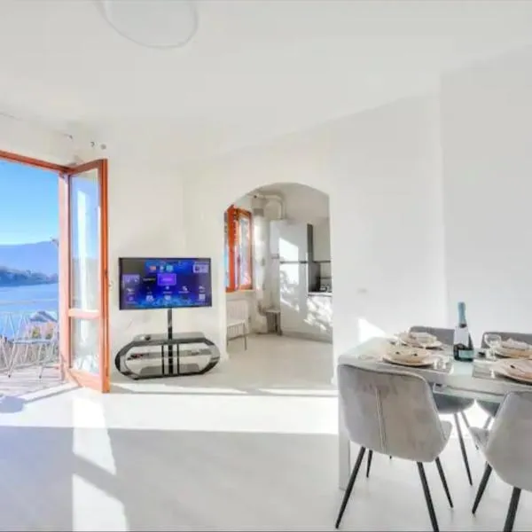 Apartment With View Lake Maggiore/Laveno Mombello，位于拉韦诺的酒店