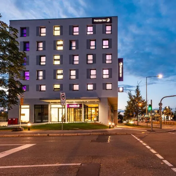 Premier Inn Stuttgart Feuerbach，位于斯图加特的酒店