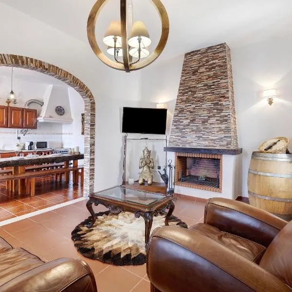 Casa Castelão，位于帕尔梅拉的酒店