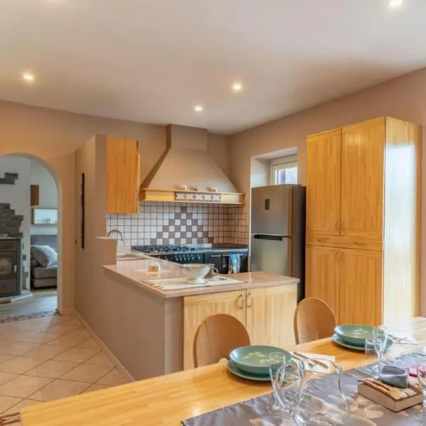 Casa ai Tre Colli, Tres，位于特雷斯的酒店