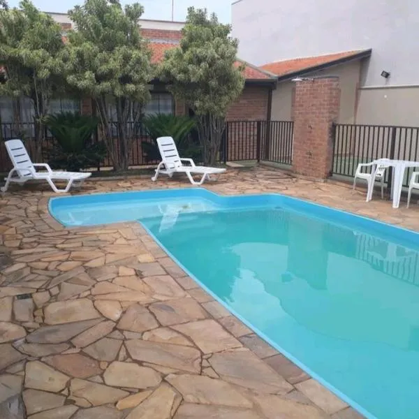 Casa Malaman c/ área de lazer，位于皮拉苏农加的酒店