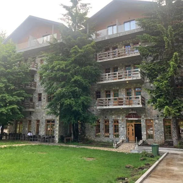 Fusha e Gjes Hotel，位于Çerem的酒店