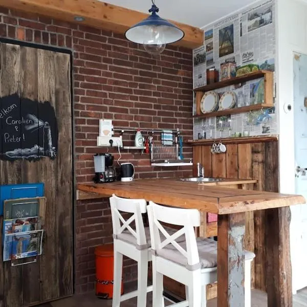 Tiny home Texel，位于登霍伦的酒店