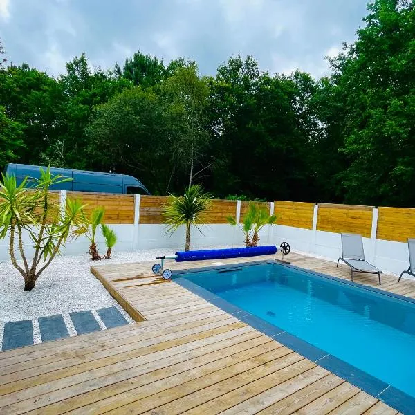 Maison à biscarrosse avec piscine et jacuzzi，位于比斯卡罗斯的酒店