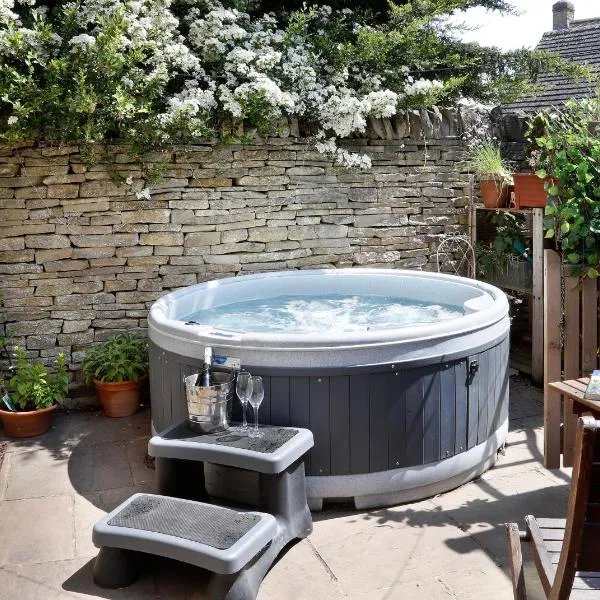 Castle Hideaway in the Cotswolds，位于奇平卡姆登的酒店