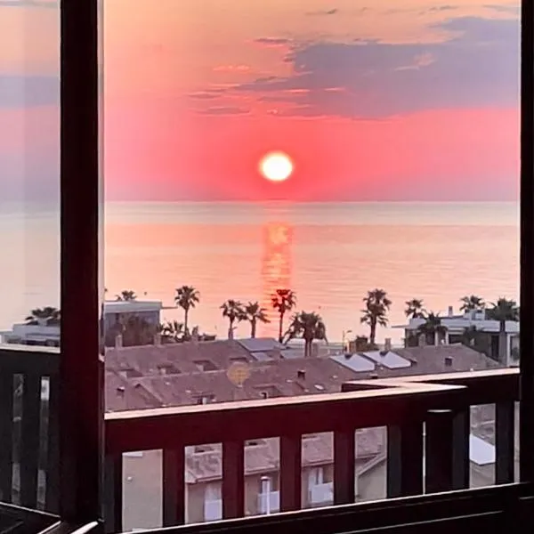 Valencia Beachfront Home 23，位于瓦伦西亚的酒店