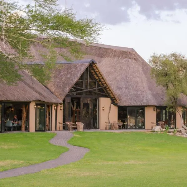 Okapuka Safari Lodge，位于温特和克的酒店