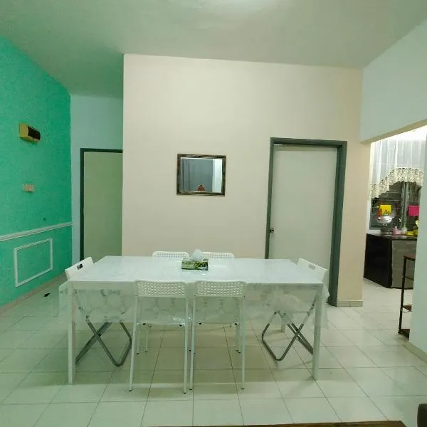 Homestay Tasneem Bandar Sunway, Petaling Jaya WiFi，位于Kampong Penaga的酒店