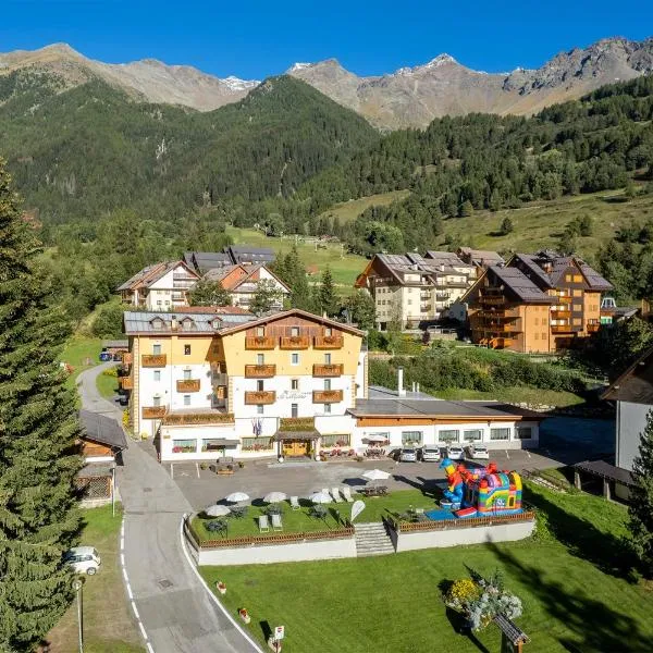 Hotel Alpino Wellness & Spa，位于Fucine的酒店