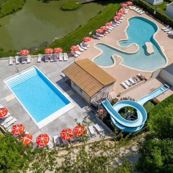 Camping Country Park Touquin - Site Officiel - Next to Disneyland Paris，位于Bannost的酒店