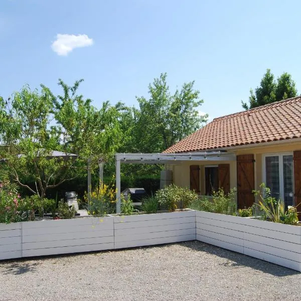 LANA COTTAGE 3 Etoiles，位于Villiers-le-Roux的酒店