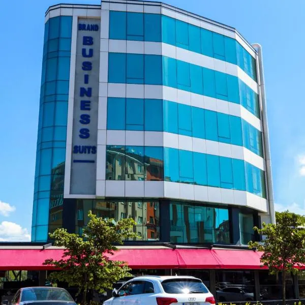 Brand Business Hotel，位于乔尔卢的酒店